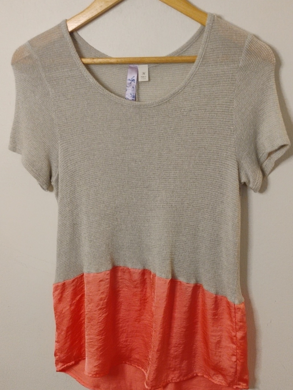 Alya Two-Tone Scoop Neck Short Sleeve Top — Gray and Coral